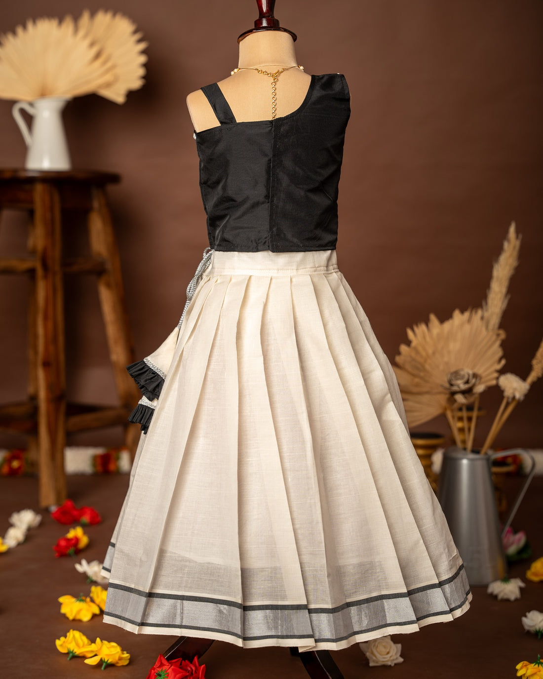 Black Silk Top and Kasavu Cotton Skirt with Black Border – Minmini Onam Collections