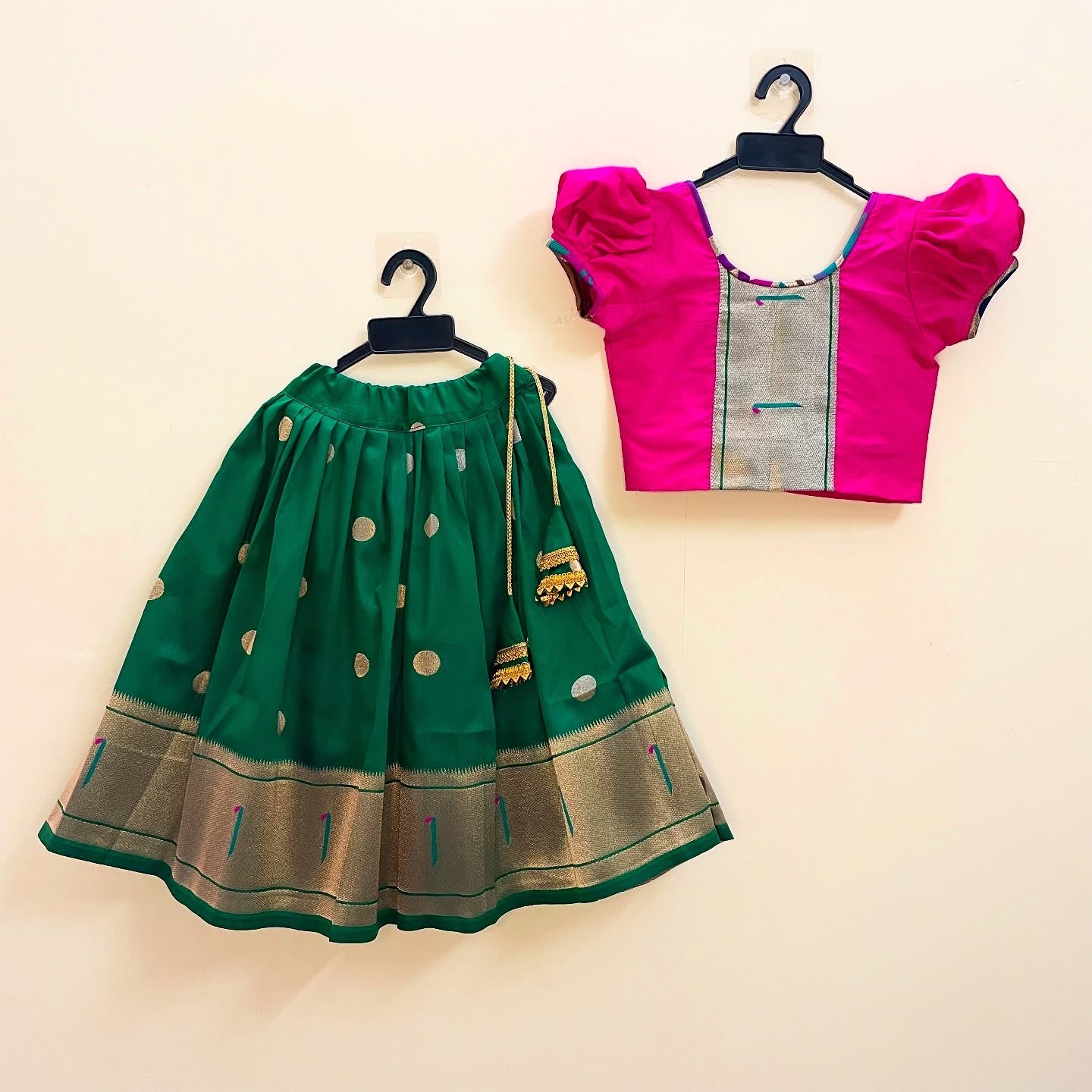 Forest Green and Pink – Authentic Paithani Silk Paavadai and Sattai