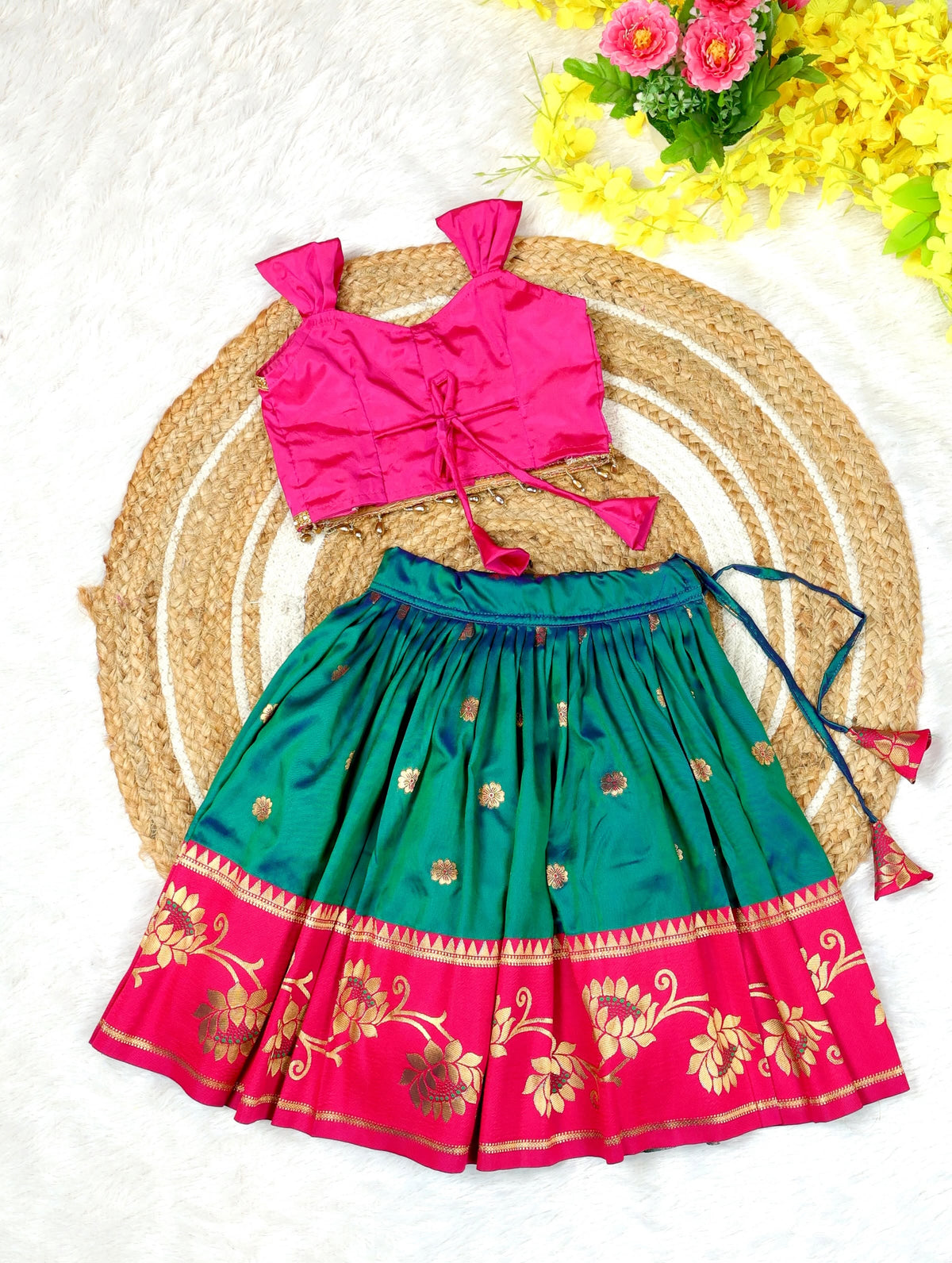 MIRUNA – Ramar Green and Pink Combo Paithani Silk Paavadai Sattai