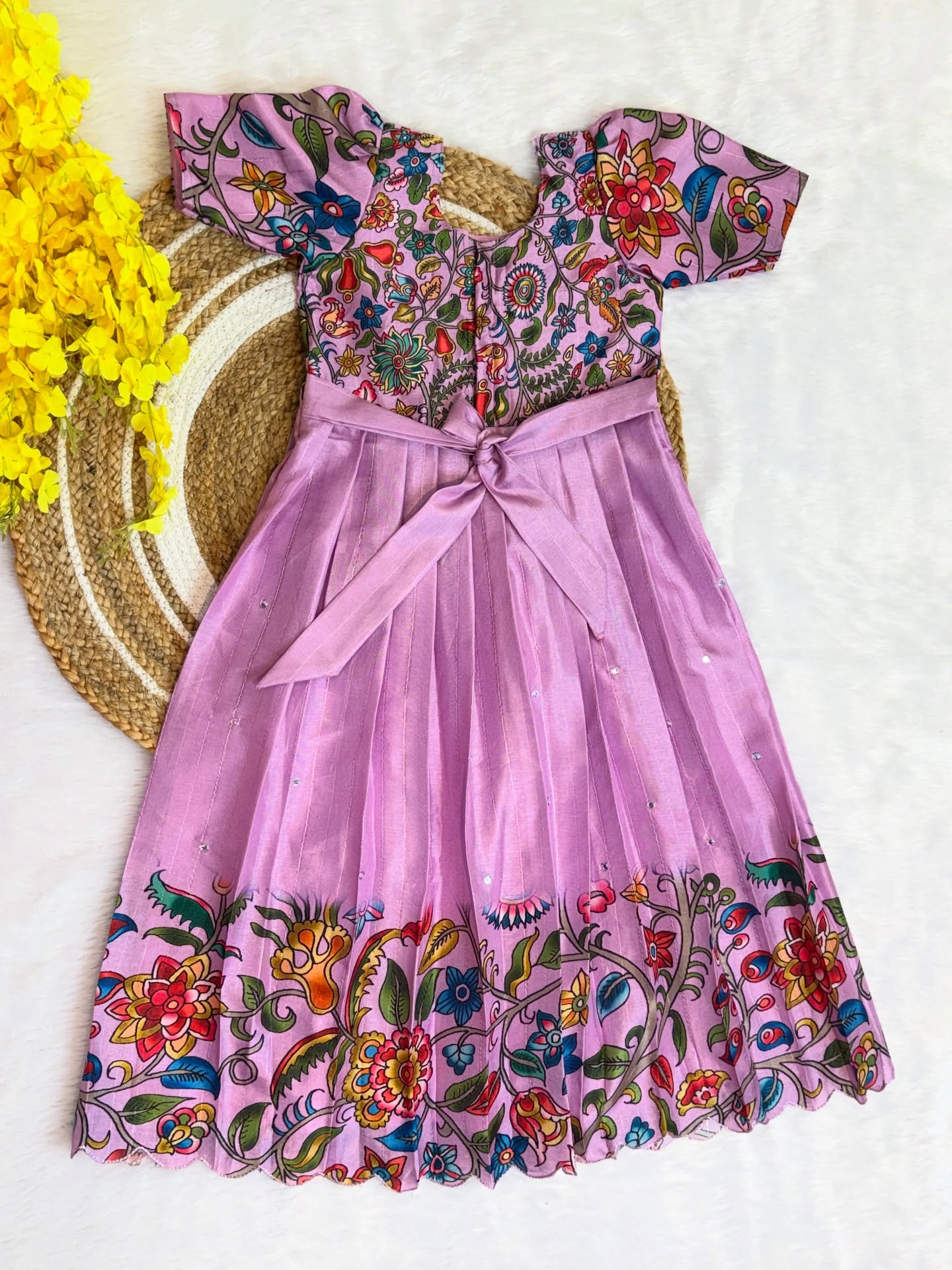 A blend of tradition, comfort and adorable elegance - Lavender Color