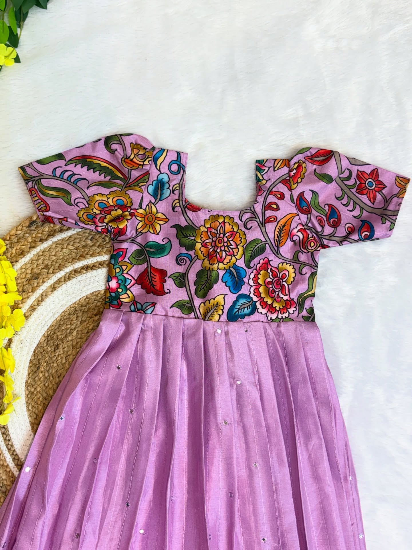 A blend of tradition, comfort and adorable elegance - Lavender Color