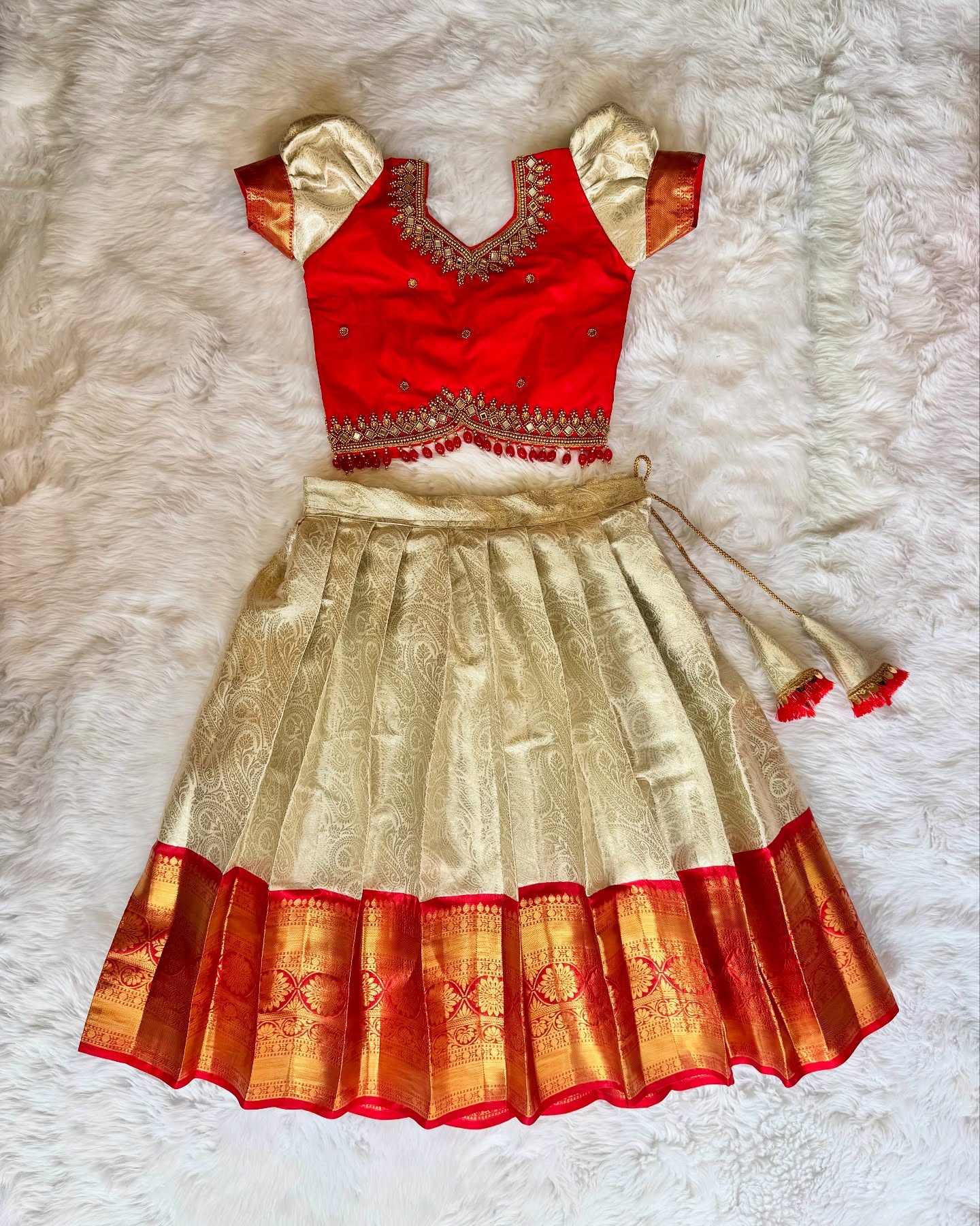 FESTIVE FITS - VENNILA Premium Semi Kanchipattu Grand Aariwork Lehenga Set in Red and White