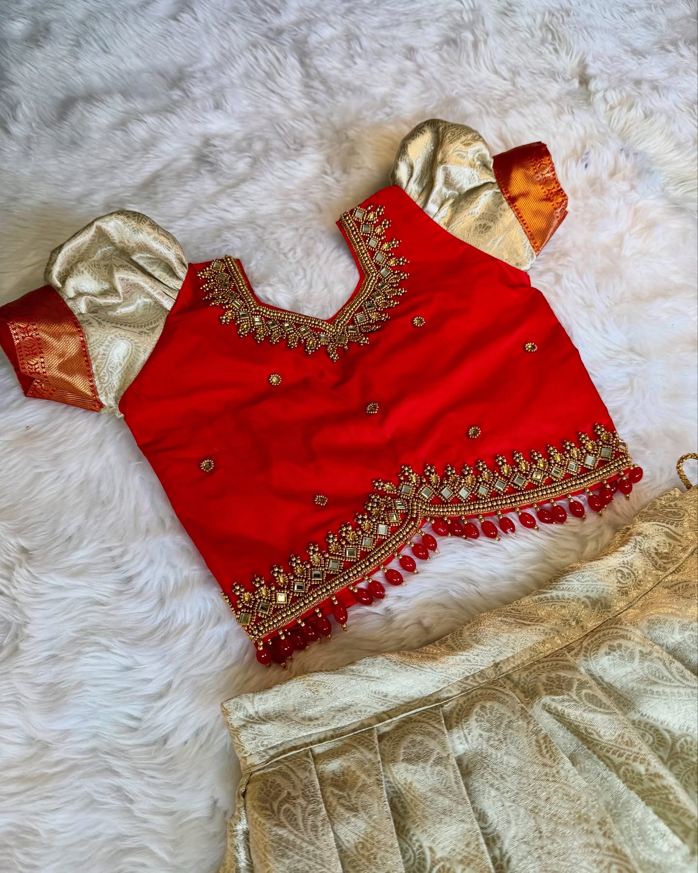 FESTIVE FITS - VENNILA Premium Semi Kanchipattu Grand Aariwork Lehenga Set in Red and White