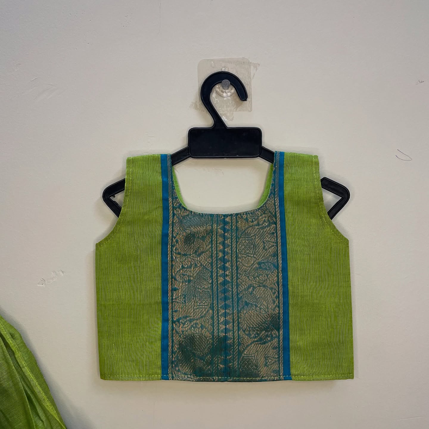 Mayura Authentic Kanchi cotton Paavadai Sattai with traditional zari border – Light Green and Light Blue Border