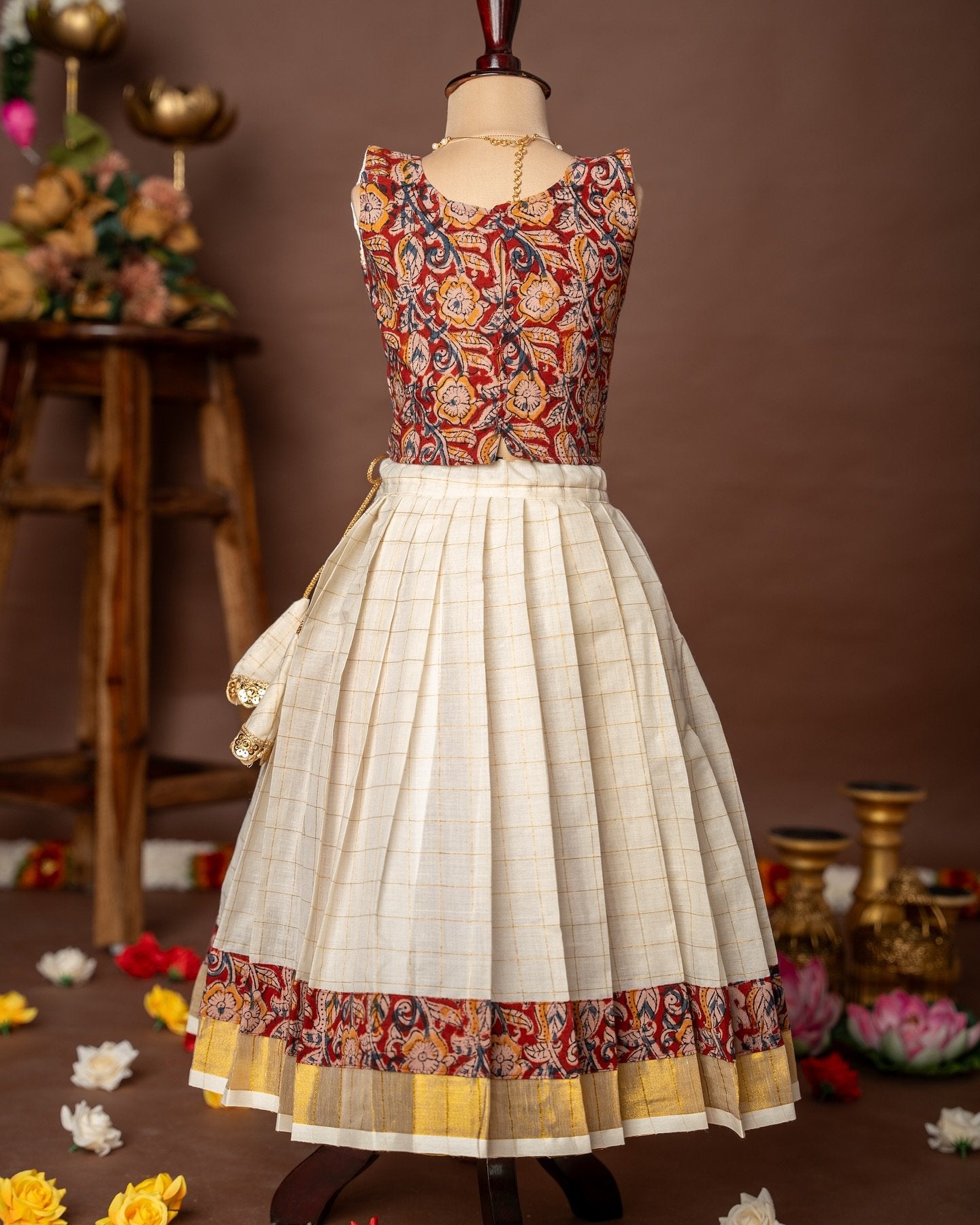 Maroon Kalamkari Sleeveless Top and Checked Kasavu Cotton Skirt – Minmini Onam Collections