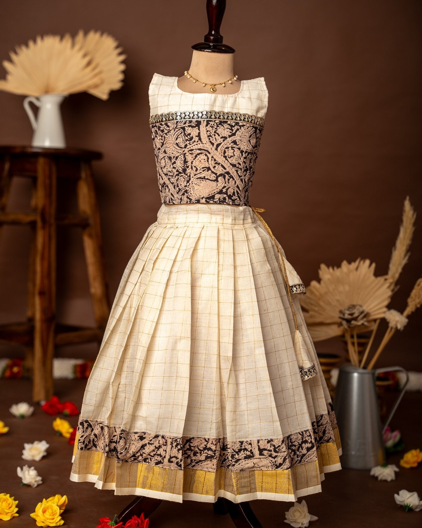 Black Kalamkari Sleeveless Top and Checked Kasavu Cotton Skirt – Minmini Onam Collections