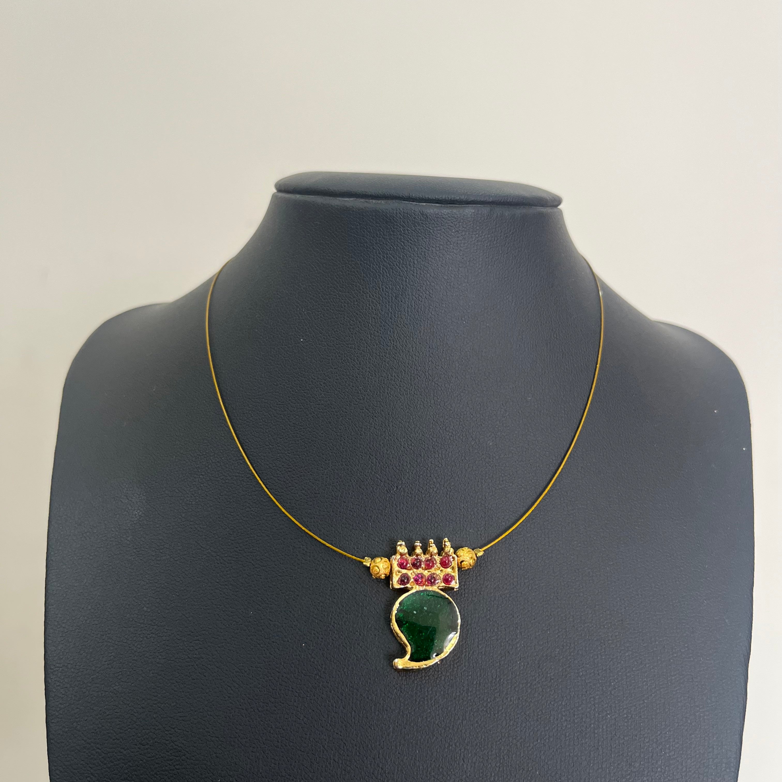 Green Mango Kemp Pendant invisible Necklace