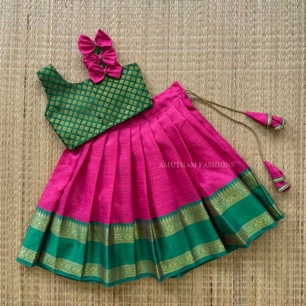 Kora Muslin Silk Paavadai & Sattai – Pink & Leaf Green (Pre Booking)