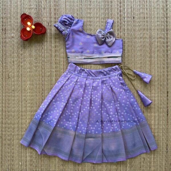 Pastel Purple Color Banarasi Pattu Paavadai & Sattai in Bandhani Print (Pre Booking)