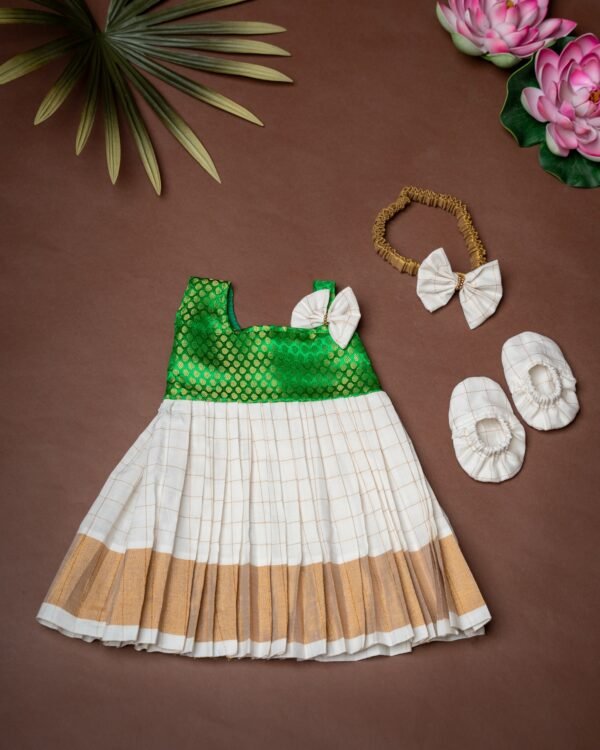 Traditional Noolukettu Kerala Frock Combo Set- Light Green (Pre booking)