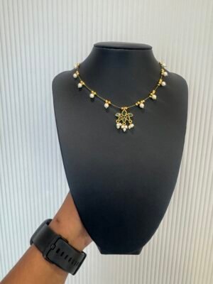 Green Flower Pendant invisible necklace – INC024